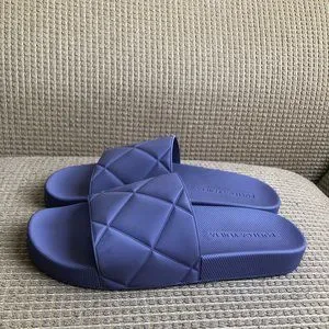 BOTTEGA VENETA Men\'s Quilted Lilac Slide Sandals. Bottega Veneta | Shoes | Bottega Veneta Mens Quilted Lilac  main image 2